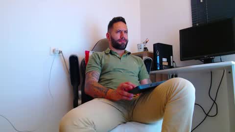 oliver online show from 01-05-26, 05:27