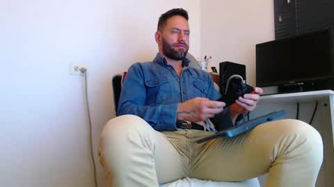 oliver online show from 03-31-26, 02:50