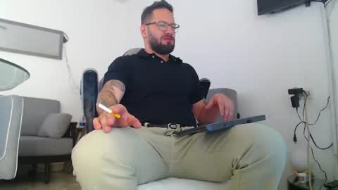 Snapshot of oliverdrew1 chatting on 07-10-26, 02:08 oliver online show from 07-10-26, 02:08