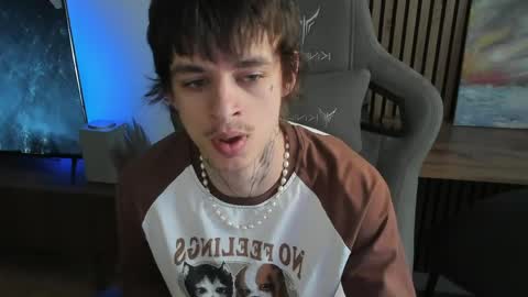 Snapshot of oliverrgroove chatting on 06-05-26, 03:18 oliverrgroove online show from 06-05-26, 03:18