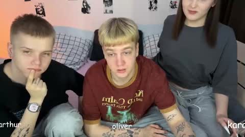 oliver online show from 12-22-25, 03:47