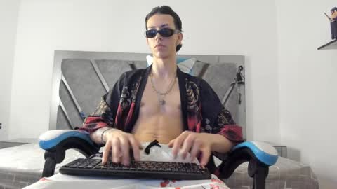 oliverthompson_01 online show from 01-09-25, 05:44