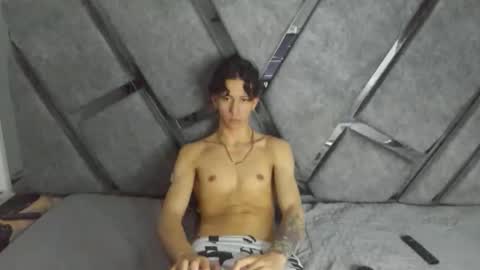 oliverthompson_01 online show from 10-07-25, 07:05