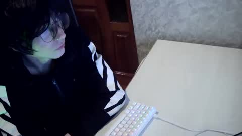 oliverrrtwink online show from 03-11-26, 05:19