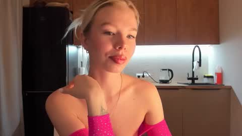 Olivia 3 online show from 01-12-25, 09:19