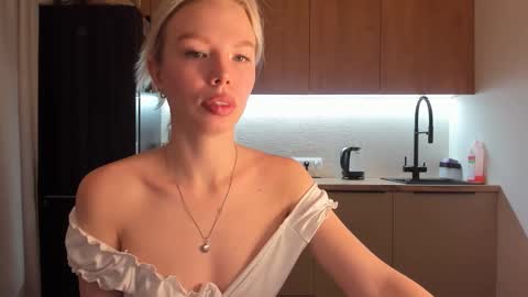 Snapshot of olivia_bells chatting on 02-11-25, 07:59 Olivia 3 online show from 02-11-25, 07:59