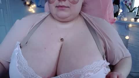 Snapshot of olivia_bud_gold chatting on 02-04-25, 07:51 Olivia Gold online show from 02-04-25, 07:51