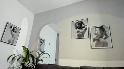 Olivia Collins online show from 05-16-26, 11:09