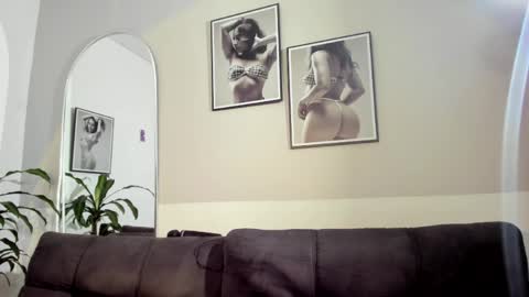 Olivia Collins online show from 05-18-26, 11:27