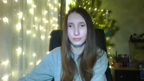 Snapshot of olivia_dream1 chatting on 12-19-24, 10:32 Olivia online show from 12-19-24, 10:32