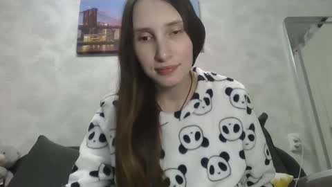 Snapshot of olivia_dream1 chatting on 10-25-25, 10:04 Olivia online show from 10-25-25, 10:04