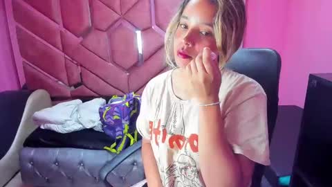 Snapshot of olivia_fox69 chatting on 01-28-25, 03:36 OLIVIA online show from 01-28-25, 03:36