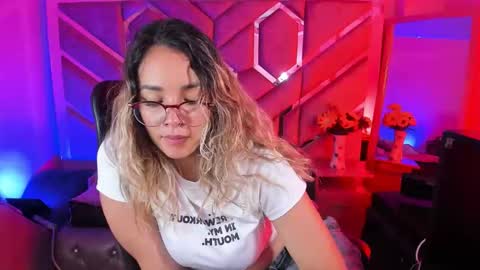  OLIVIA  online show from 01-19-26, 03:43