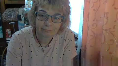Olivia Mia online show from 05-13-26, 05:49