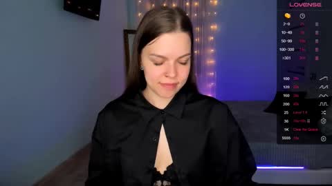 Snapshot of olivia_munn chatting on 02-16-25, 12:43 Olivia online show from 02-16-25, 12:43