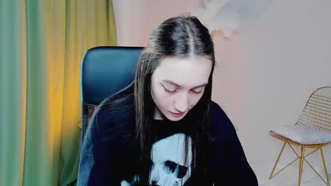 olivia_norton_ online show from 09-17-25, 01:24