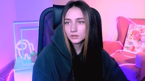 olivia_norton_ online show from 09-29-25, 04:01