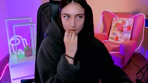 olivia_norton_ online show from 09-30-25, 12:32