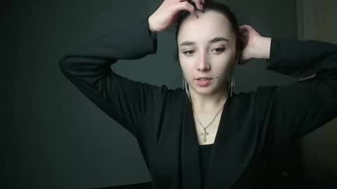 Olivia online show from 03-05-25, 06:34