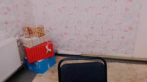 Olivia online show from 02-18-25, 01:44