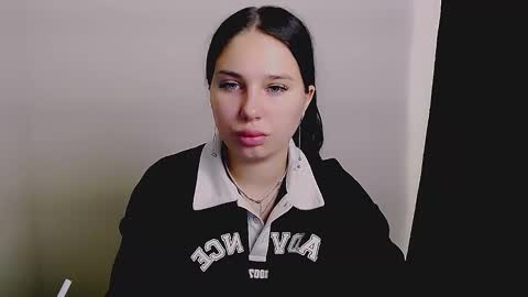 Olivia online show from 09-19-25, 03:30