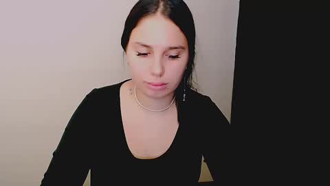 Olivia online show from 09-20-25, 03:40