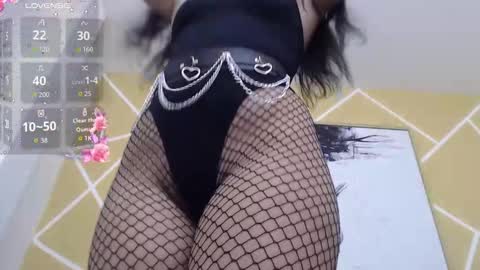 Snapshot of olivia_russo chatting on 10-16-25, 10:11 Olivia online show from 10-16-25, 10:11