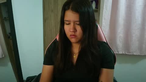 Olivia online show from 04-08-26, 12:27