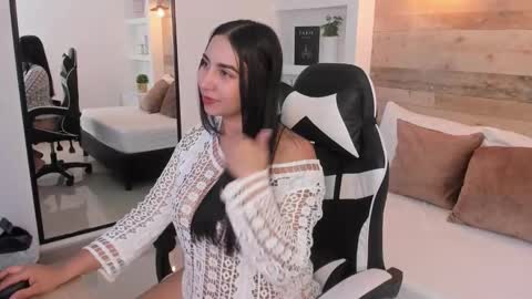 Snapshot of olivia_willoow chatting on 11-08-25, 02:45 olivia_willoow online show from 11-08-25, 02:45