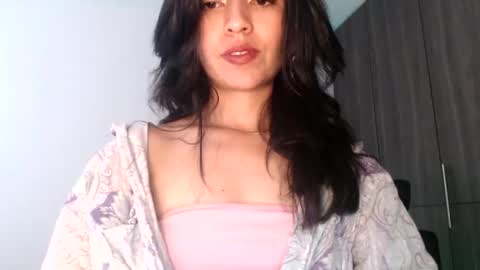 Snapshot of oliviaaa__ chatting on 01-24-25, 03:02 oliviaaa__ online show from 01-24-25, 03:02