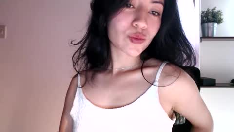 Snapshot of oliviaaa__ chatting on 11-13-25, 02:38 oliviaaa__ online show from 11-13-25, 02:38