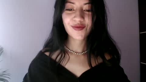 Snapshot of oliviaaa__ chatting on 05-21-26, 05:31 oliviaaa__ online show from 05-21-26, 05:31