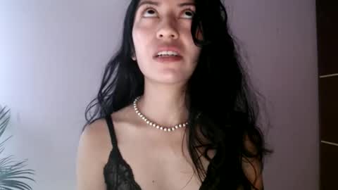 Snapshot of oliviaaa__ chatting on 05-27-26, 04:04 oliviaaa__ online show from 05-27-26, 04:04