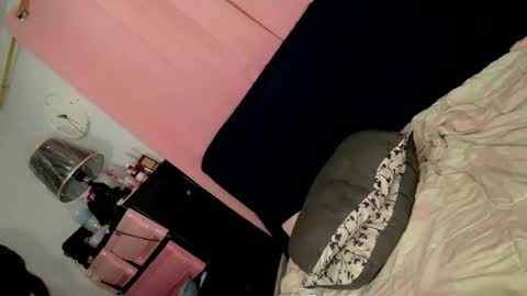 Snapshot of oliviacummer_69 chatting on 11-23-25, 06:41 OLIVIA online show from 11-23-25, 06:41