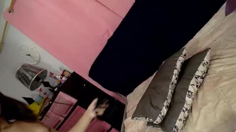 Snapshot of oliviacummer_69 chatting on 12-05-25, 09:00 OLIVIA online show from 12-05-25, 09:00