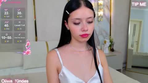 Olivia online show from 09-19-25, 05:02