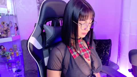 Snapshot of oliviamcneill chatting on 03-12-25, 12:15 Olivia Mcneill online show from 03-12-25, 12:15