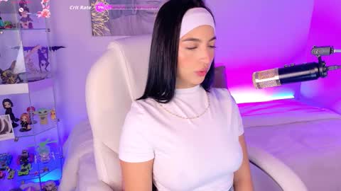 Snapshot of oliviamcneill chatting on 12-04-25, 12:36 Olivia Mcneill online show from 12-04-25, 12:36