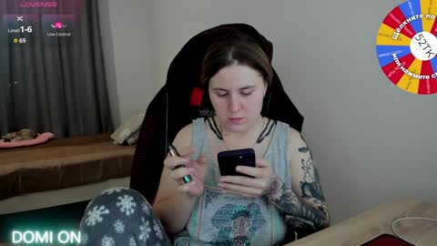 Snapshot of oliviamunk chatting on 01-27-25, 02:35 . online show from 01-27-25, 02:35