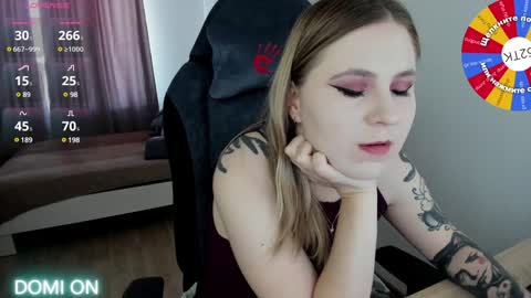 Snapshot of oliviamunk chatting on 02-08-25, 07:48 . online show from 02-08-25, 07:48