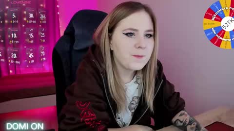 Snapshot of oliviamunk chatting on 02-11-25, 04:33 . online show from 02-11-25, 04:33