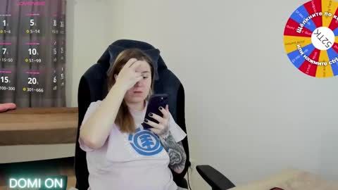 Snapshot of oliviamunk chatting on 02-17-25, 04:20 . online show from 02-17-25, 04:20