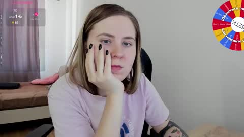 Snapshot of oliviamunk chatting on 02-20-25, 09:11 . online show from 02-20-25, 09:11