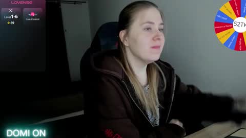 Snapshot of oliviamunk chatting on 02-28-25, 03:59 . online show from 02-28-25, 03:59