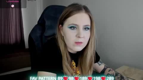 Snapshot of oliviamunk chatting on 03-05-25, 07:49 . online show from 03-05-25, 07:49