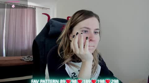 Snapshot of oliviamunk chatting on 03-09-25, 06:39 . online show from 03-09-25, 06:39