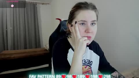 Snapshot of oliviamunk chatting on 03-10-25, 03:34 . online show from 03-10-25, 03:34