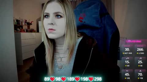 Snapshot of oliviamunk chatting on 09-24-25, 05:33 . online show from 09-24-25, 05:33