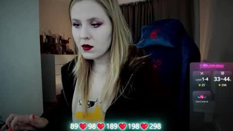 Snapshot of oliviamunk chatting on 09-28-25, 05:02 . online show from 09-28-25, 05:02