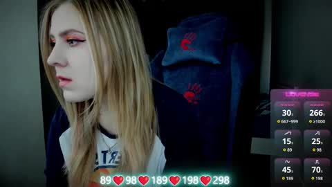 Snapshot of oliviamunk chatting on 09-30-25, 05:01 . online show from 09-30-25, 05:01